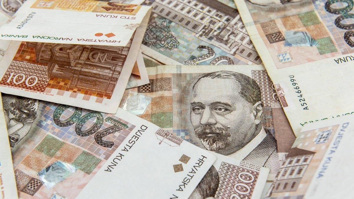 200 kuna banknotes